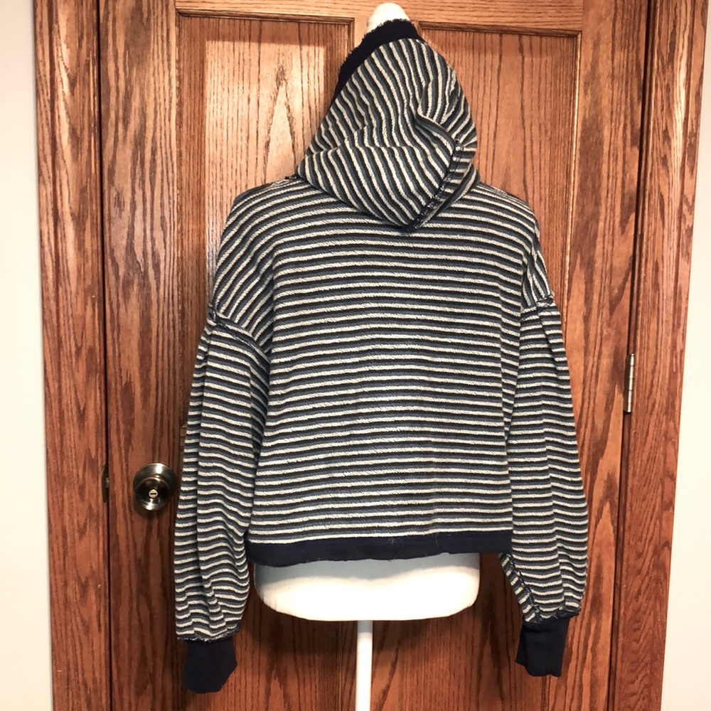 NEW LISTING!! Free People FP Movement  Crop Hoodie - Picture 6 of 11